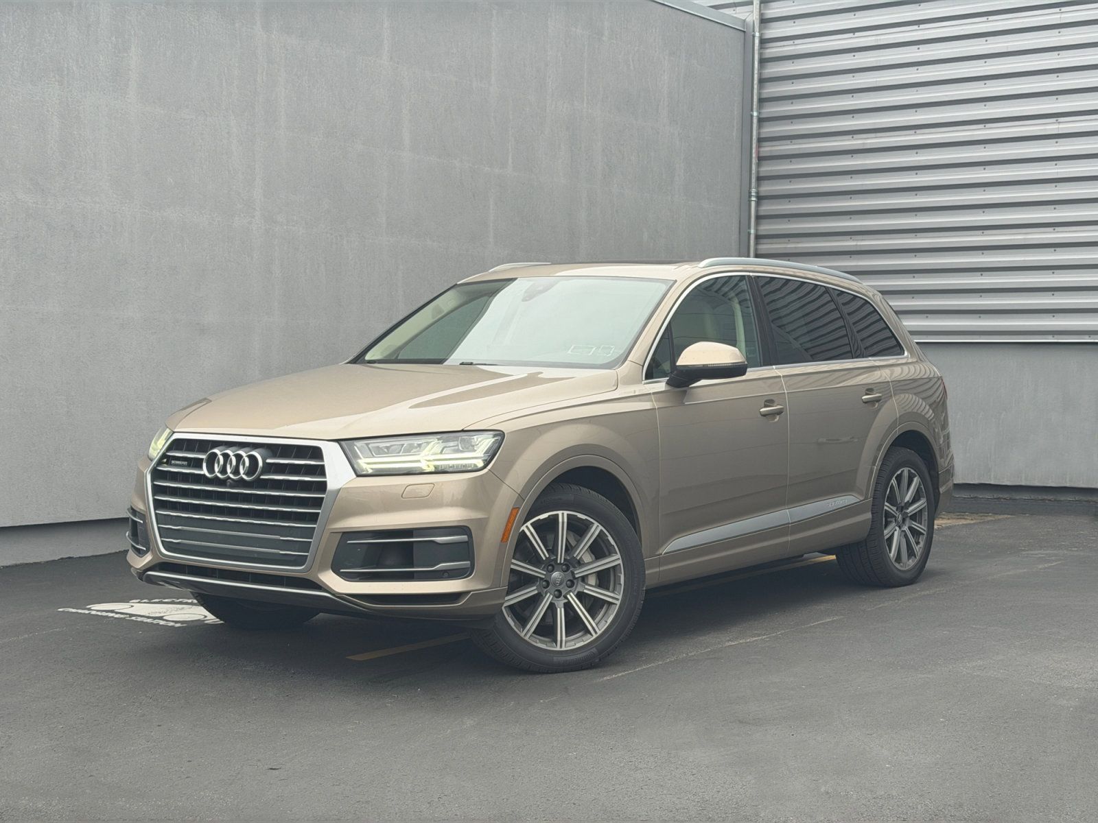 Used 2019 Audi Q7 3.0T Premium Plus w/ Premium Plus Package AWD/4WD image 1
