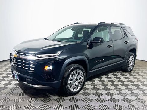 Used 2025 Chevrolet Equinox LT w/ Convenience Package II AWD/4WD image 3