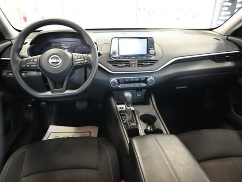 Used 2024 Nissan Altima 2.5 S image 13