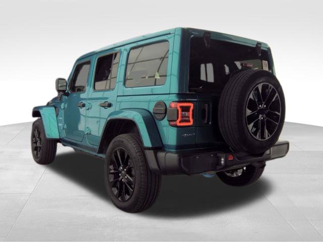Used 2024 Jeep Wrangler Unlimited Sahara AWD/4WD image 5