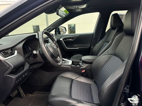 Used 2020 Toyota RAV4 XSE image 18