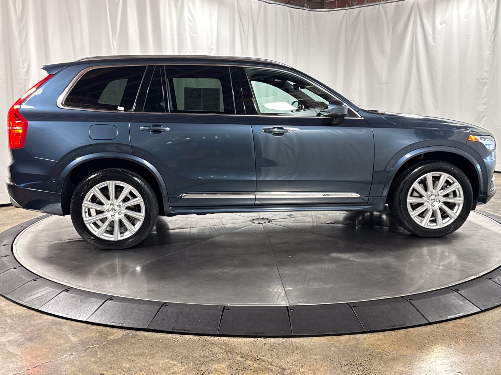 Used 2019 Volvo XC90 T8 Inscription w/ Advanced Package AWD/4WD image 6