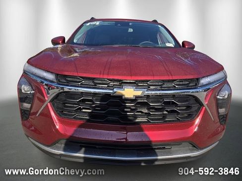 Certified 2025 Chevrolet Trax LT w/ LT Convenience Package image 9