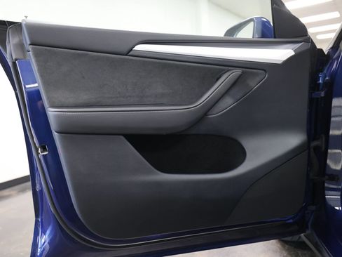 Used 2023 Tesla Model Y Long Range AWD/4WD image 26