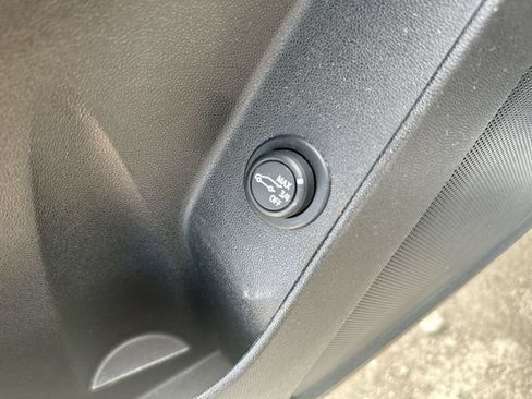 Used 2021 Chevrolet Equinox LT FWD image 46