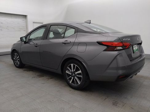 Used 2021 Nissan Versa SV image 3