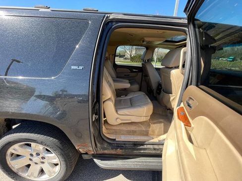 Used 2007 GMC Yukon XL SLT w/ SLT Preferred Equipment Group image 27