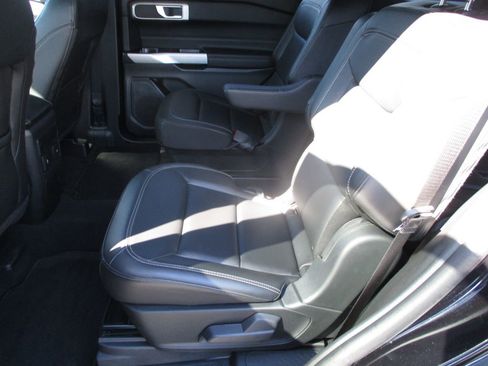 Used 2023 Ford Explorer XLT w/ Equipment Group 202A image 15