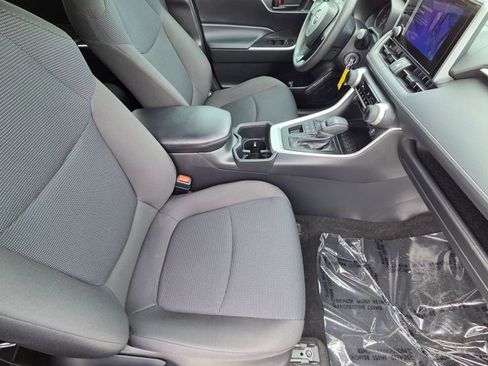 Certified 2023 Toyota RAV4 LE AWD/4WD image 19