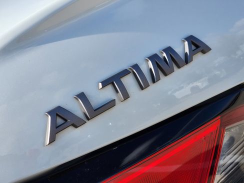 Used 2024 Nissan Altima 2.5 SR w/ SR Premium Package image 13