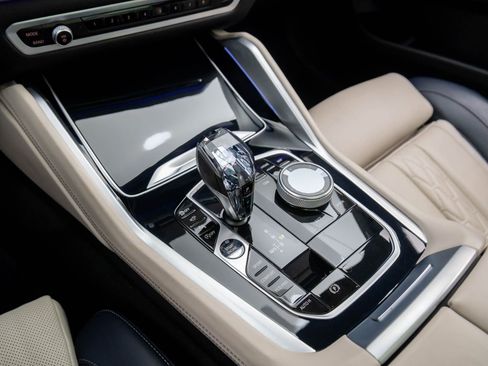 Certified 2022 BMW X6 M50i w/ Executive Package image 13