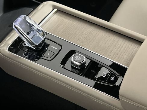 New 2026 Volvo XC90 T8 Plus w/ Protection Package image 19