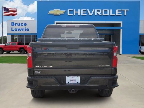 Used 2022 Chevrolet Silverado 1500 Custom AWD/4WD image 5