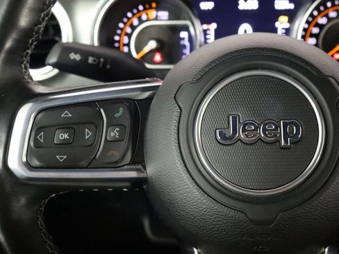 Used 2021 Jeep Gladiator Overland w/ LED Lighting Group AWD/4WD image 8