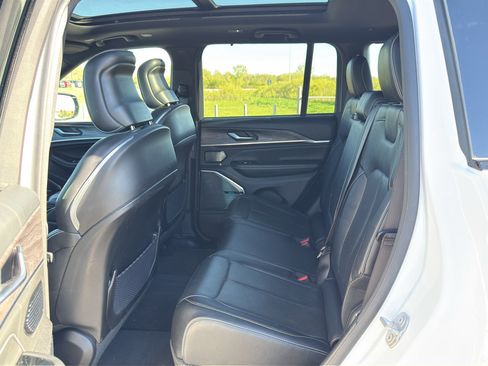 Used 2023 Jeep Grand Cherokee Overland w/ Adv Protech Group III AWD/4WD image 36