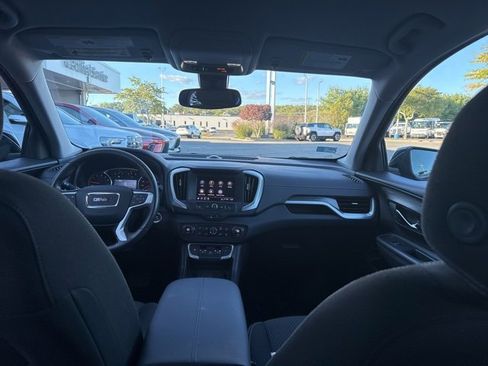 Used 2023 GMC Terrain SLE w/ Driver Convenience Package image 27