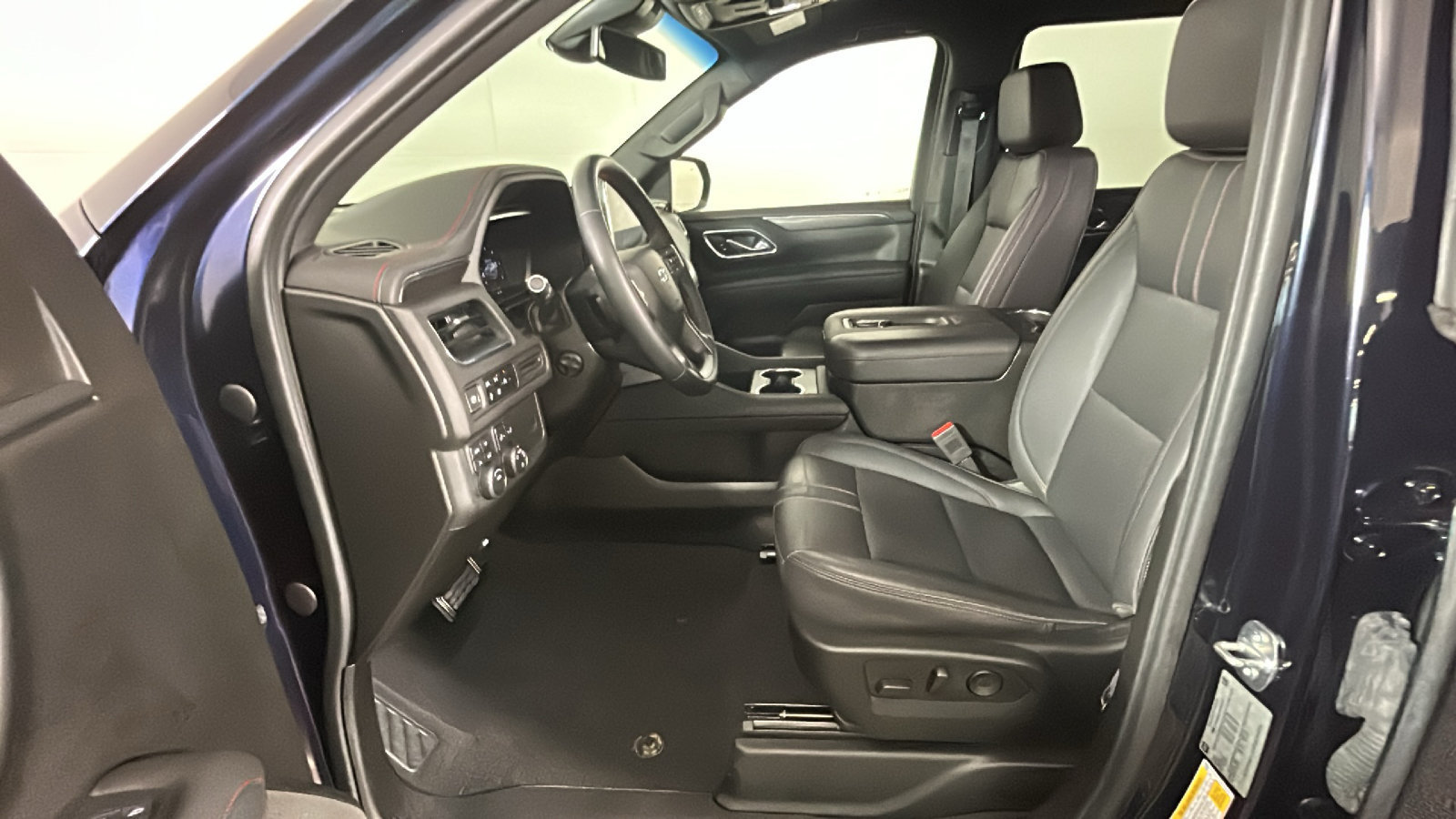 Used 2023 Chevrolet Tahoe RST w/ RST Performance Edition AWD/4WD image 14