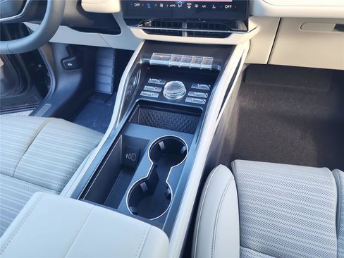New 2026 Lincoln Nautilus Reserve AWD/4WD image 27