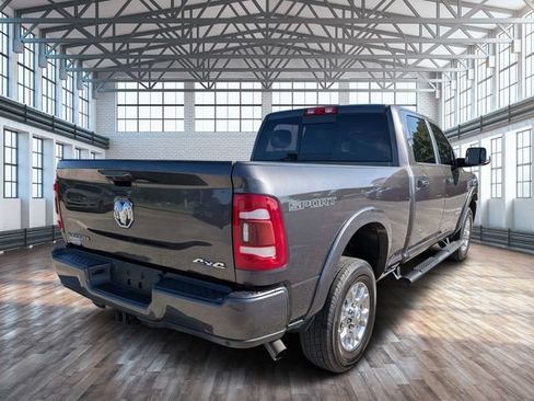Used 2021 RAM 2500 Laramie AWD/4WD image 3