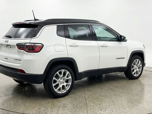 Used 2025 Jeep Compass Limited image 9