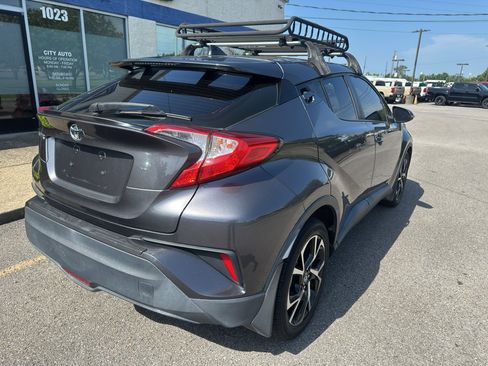Used 2018 Toyota C-HR XLE FWD image 4