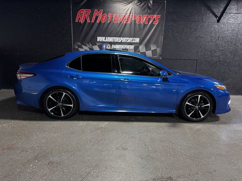 Used 2018 Toyota Camry XSE FWD image 6
