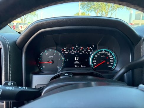 Used 2017 GMC Sierra 2500 Denali w/ Duramax Plus Package AWD/4WD image 8