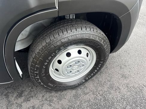 Used 2023 RAM ProMaster 2500 w/ Convenience Group image 24