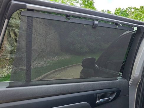 Used 2025 Toyota Highlander XLE FWD image 33