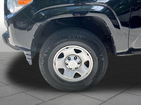 Used 2017 Toyota Tacoma SR w/ SR Convenience Package RWD image 11