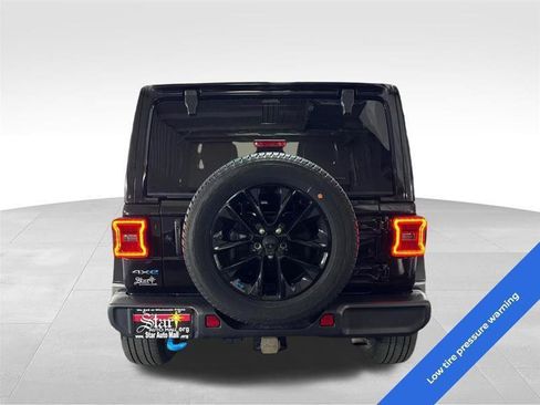 Used 2023 Jeep Wrangler Unlimited Sahara w/ Cold Weather Group AWD/4WD image 6