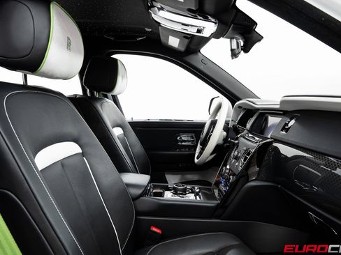 Used 2020 Rolls-Royce Cullinan Black Badge image 34