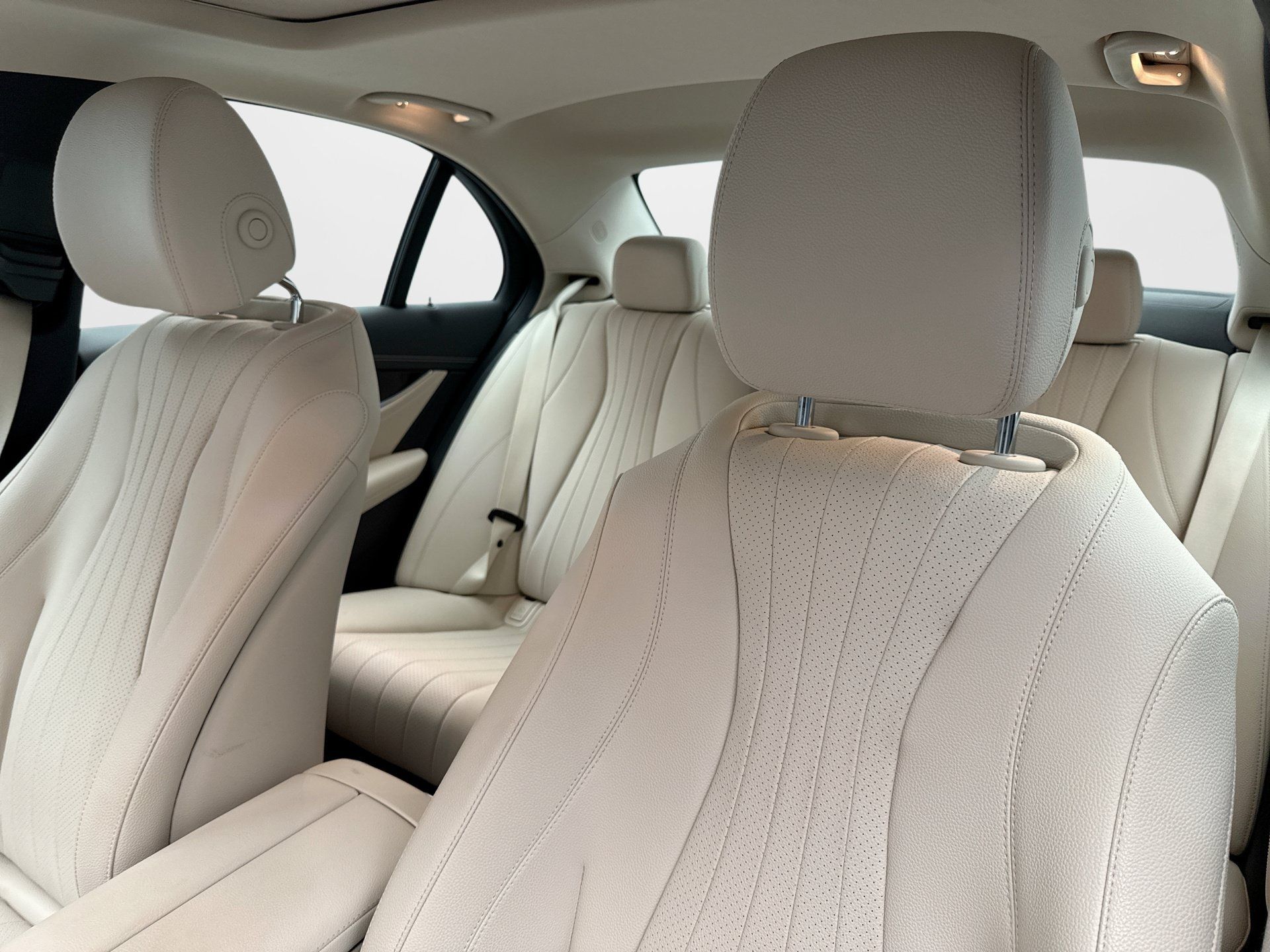Used 2022 Mercedes-Benz E 350 4MATIC Sedan image 11