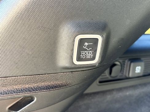 Used 2024 Jeep Grand Cherokee Overland image 9