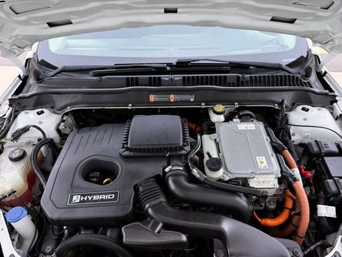 Used 2019 Ford Fusion SE FWD image 35