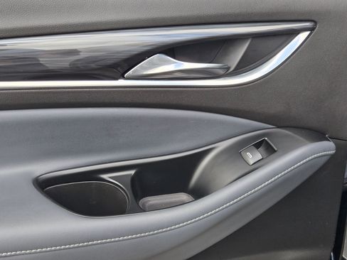 Used 2024 Buick Enclave Premium image 28