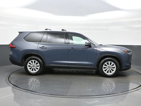 Used 2024 Toyota Grand Highlander AWD image 7