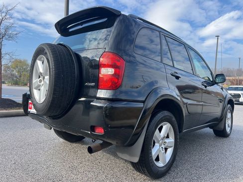 Used 2005 Toyota RAV4 4WD image 3