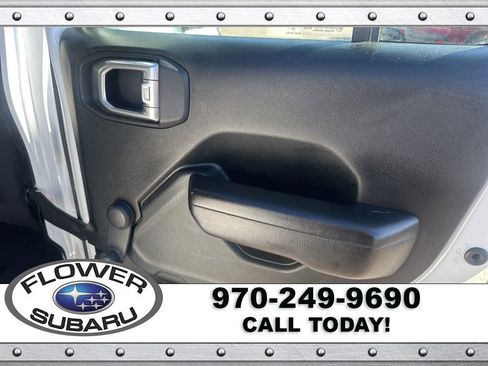 Used 2020 Jeep Gladiator Sport image 16