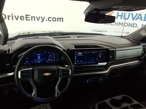 Used 2025 Chevrolet Silverado 1500 LT AWD/4WD image 10