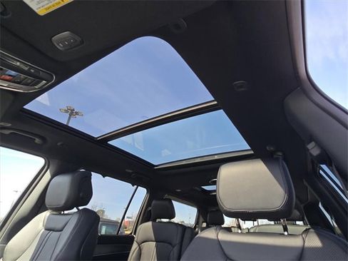 New 2026 Jeep Grand Wagoneer Limited image 9