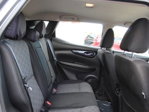 Used 2019 Nissan Rogue Sport SV image 11