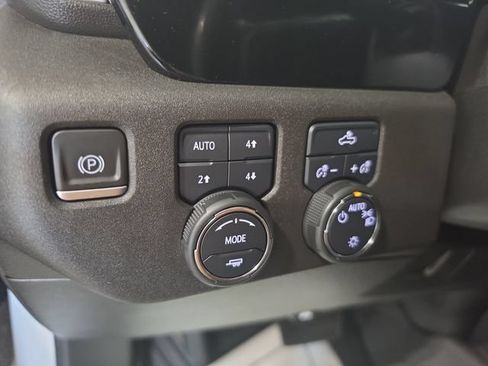 Used 2023 Chevrolet Silverado 1500 LT AWD/4WD image 19