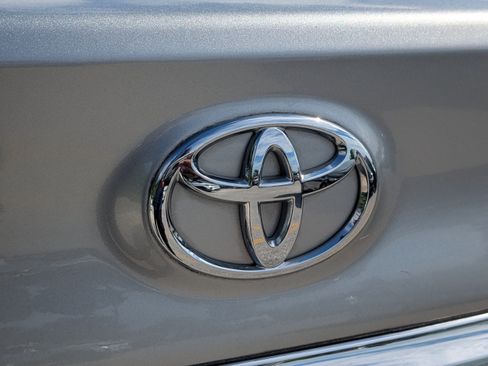 Used 2015 Toyota Camry LE FWD image 30