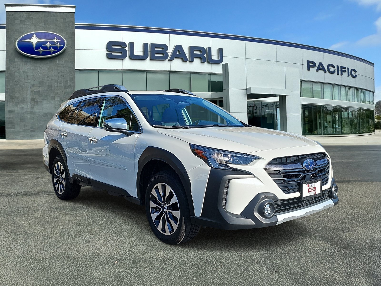 Used 2024 Subaru Outback Touring AWD/4WD image 1