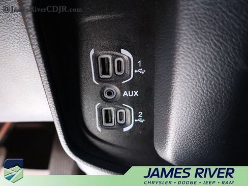 Used 2024 RAM 1500 Laramie AWD/4WD image 37