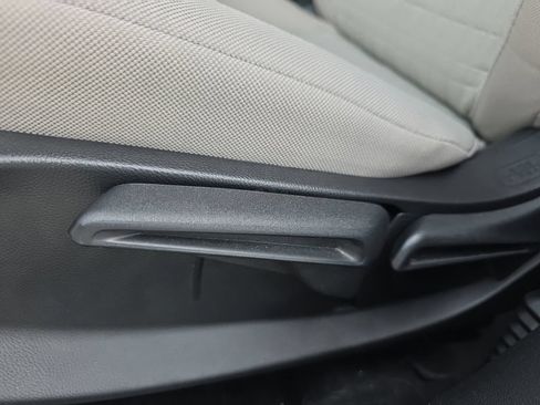 Used 2025 Honda HR-V LX image 11