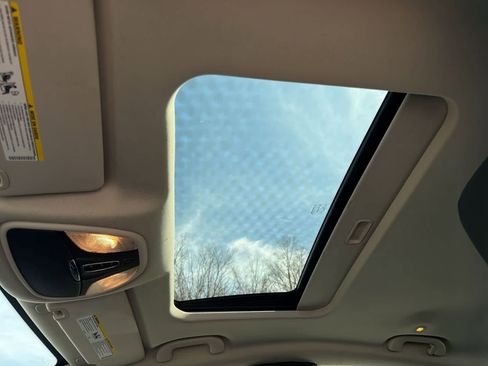 Used 2016 Chrysler 200 Limited w/ Anniversary Edition FWD image 20