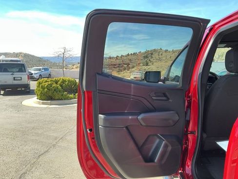 Used 2024 Chevrolet Colorado Trail Boss w/ Technology Package image 19