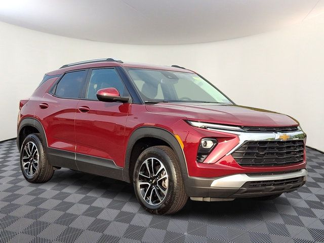 Used 2024 Chevrolet TrailBlazer LT w/ Convenience Package AWD/4WD image 1